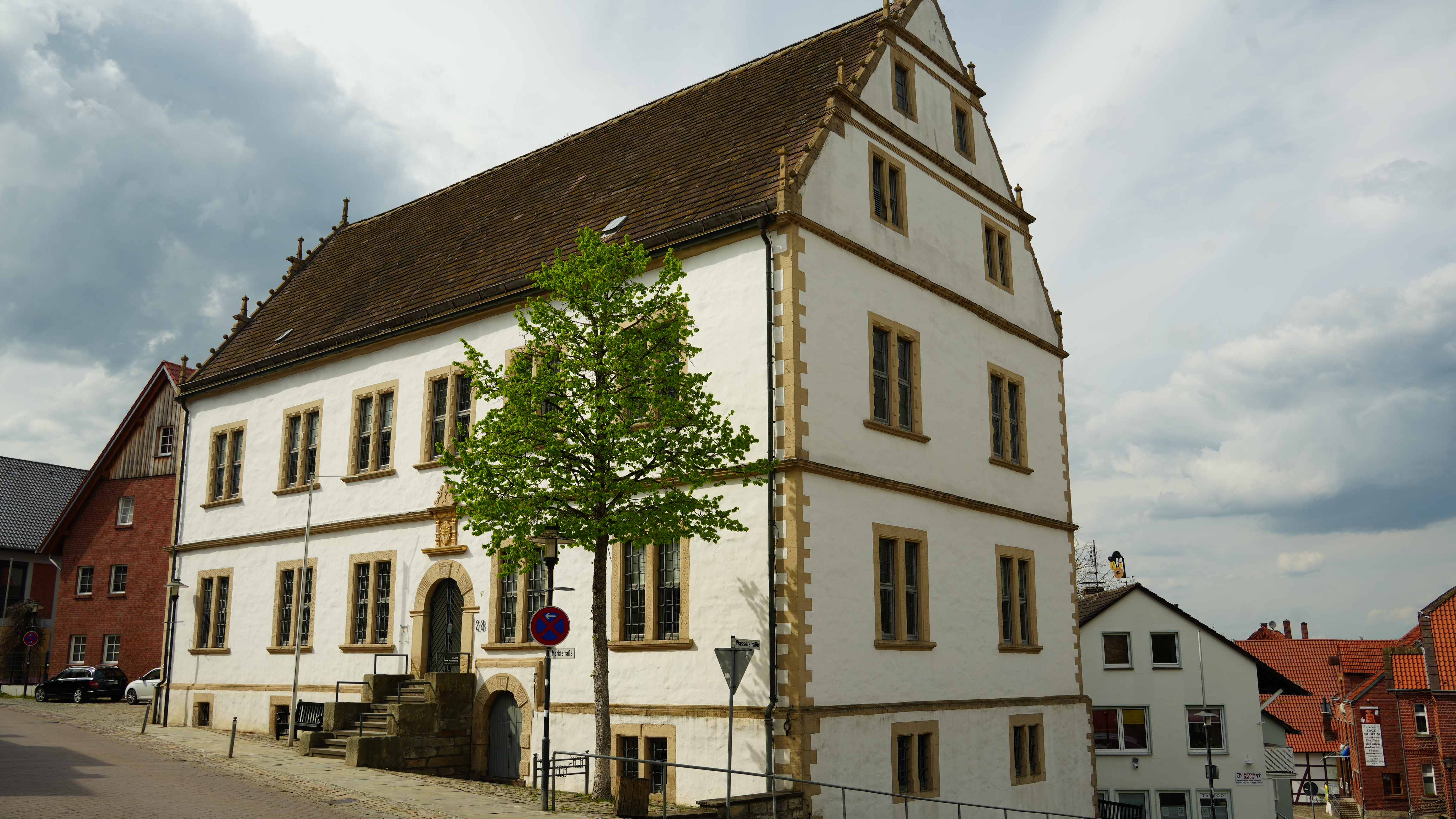 Straßenbaumaßnahmen und Stadthalle: Nieheimer Rat kommt zu öffentlicher Sitzung zusammen